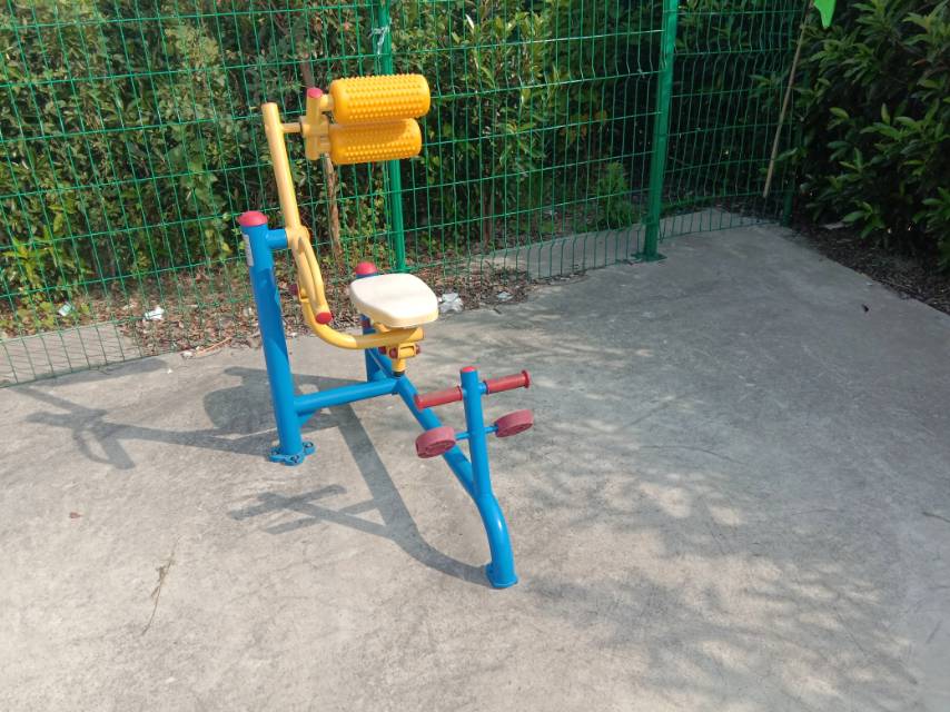 自重腹背锻炼器