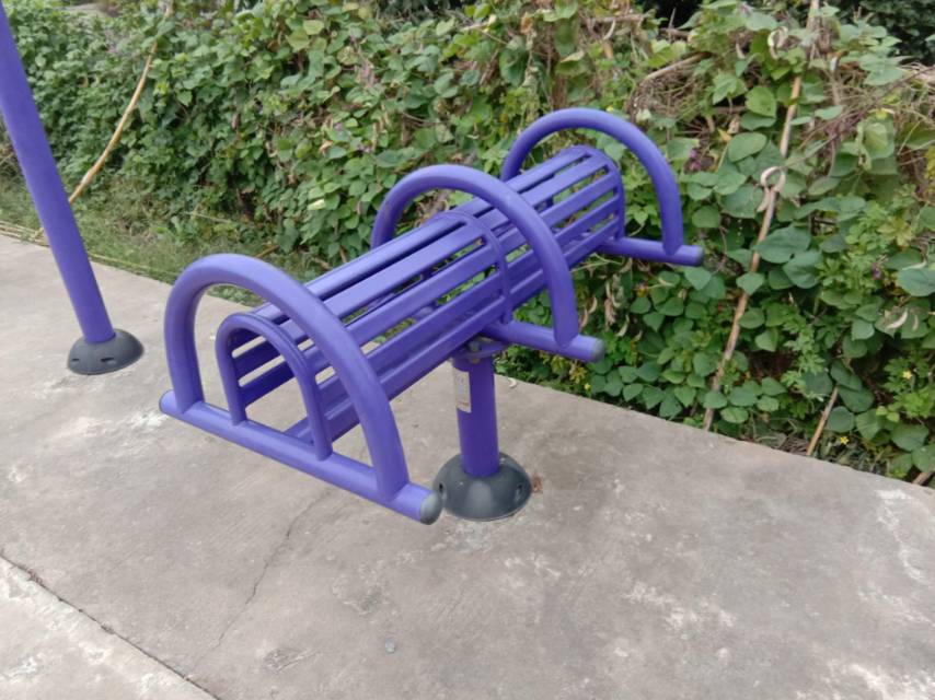 腰背伸展器