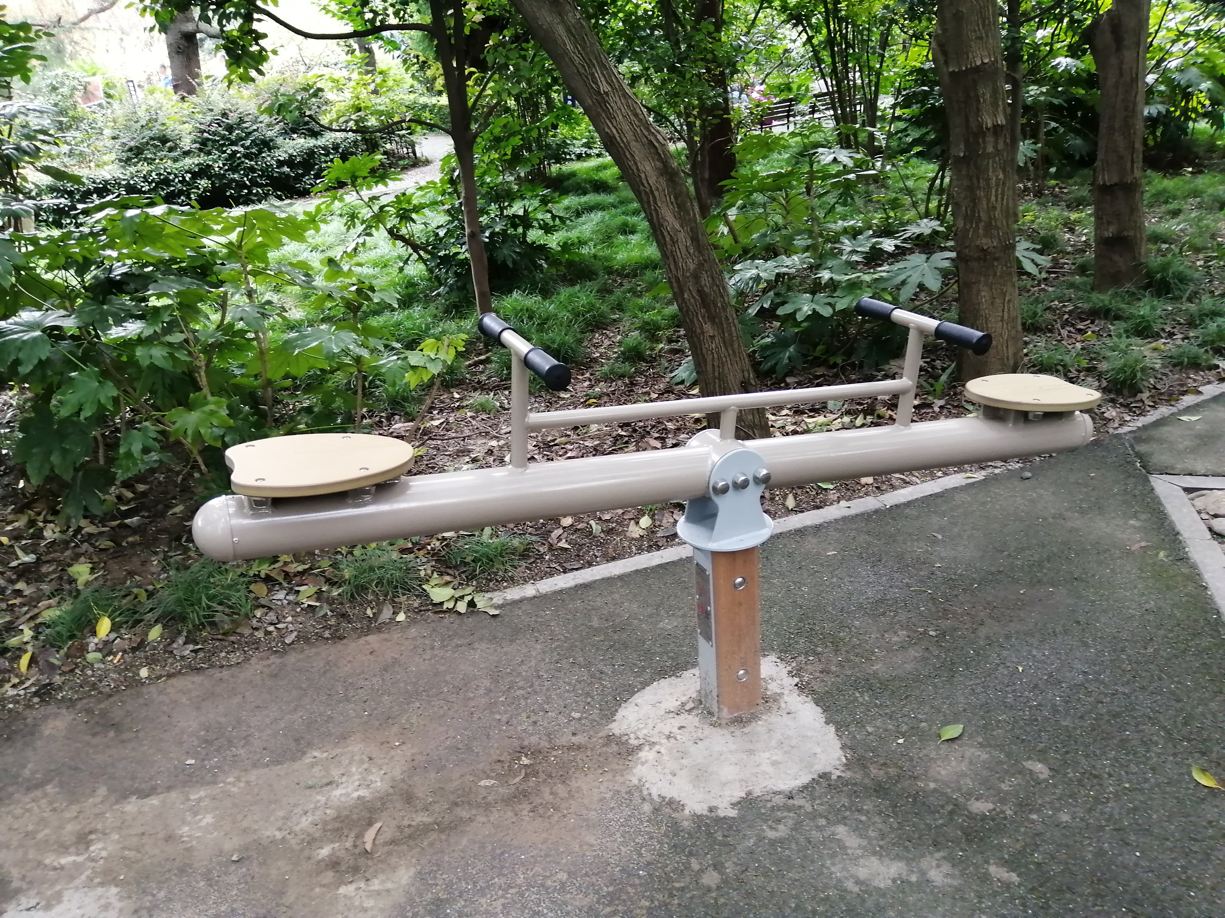 双位跷跷板