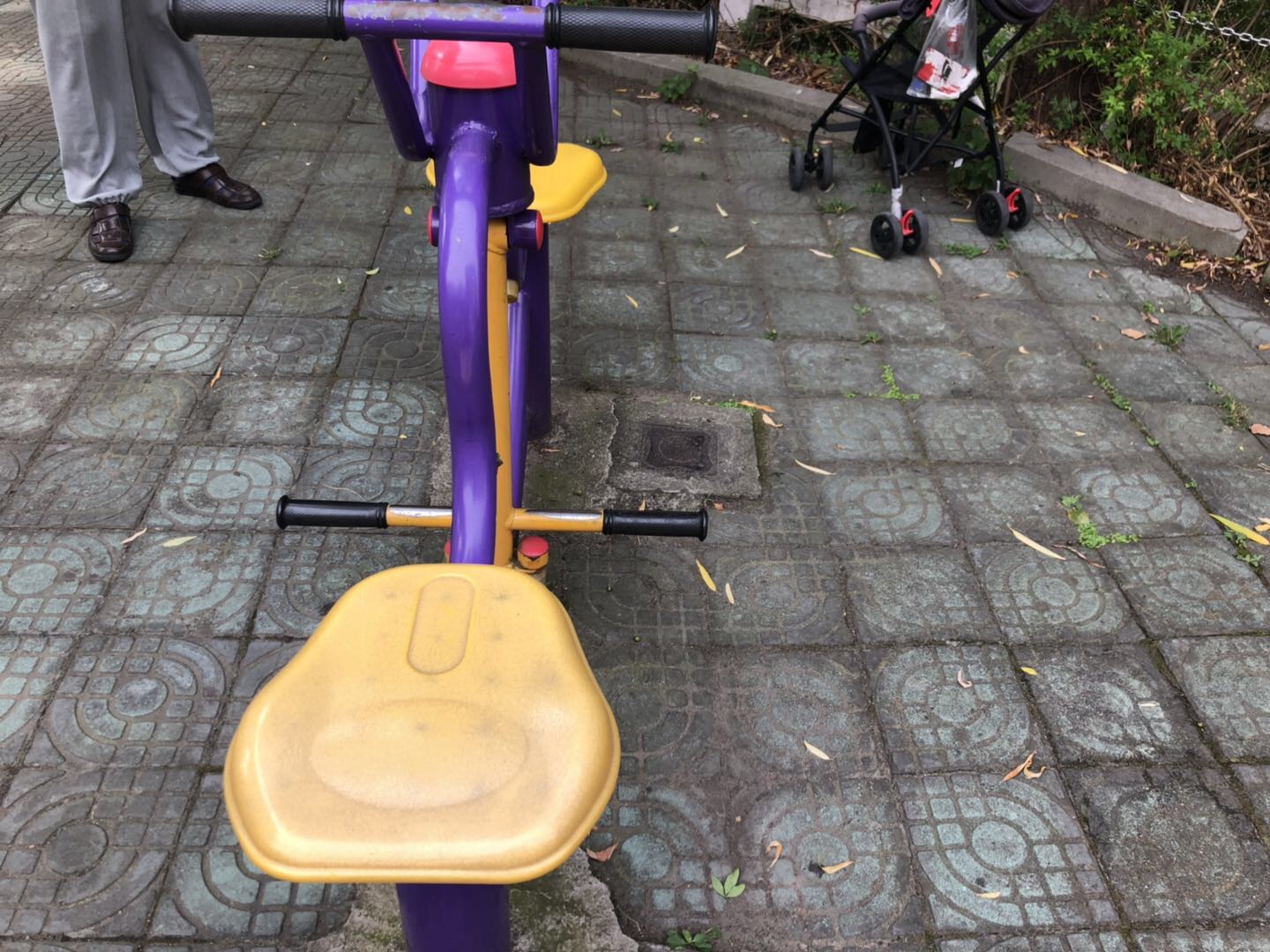 下肢训练器
