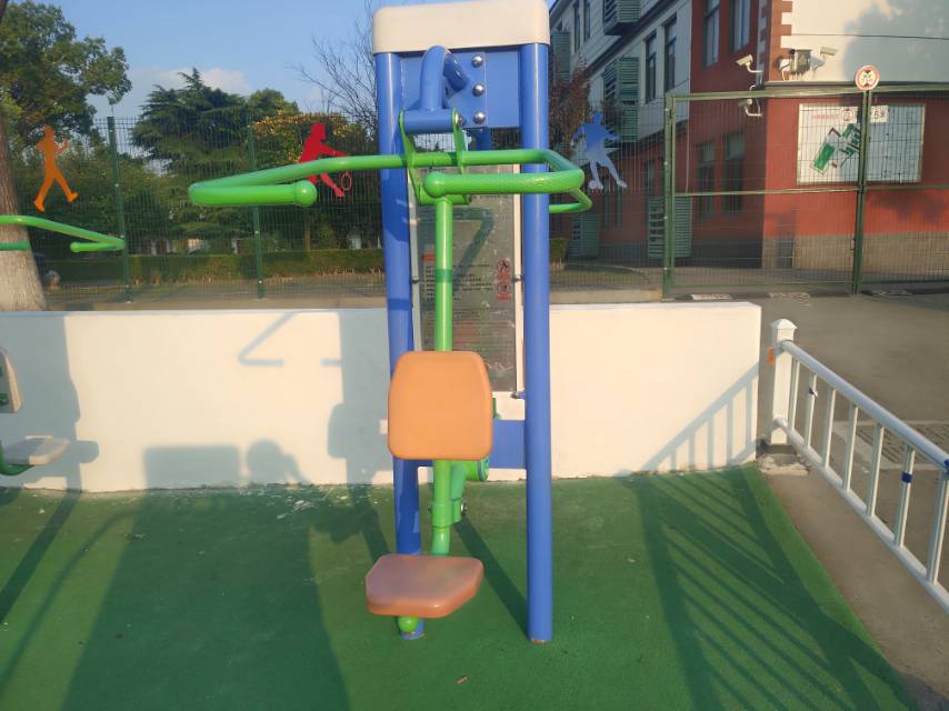 双立柱拉力训练器