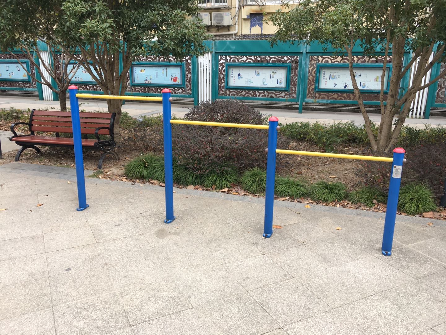 搁腿杠