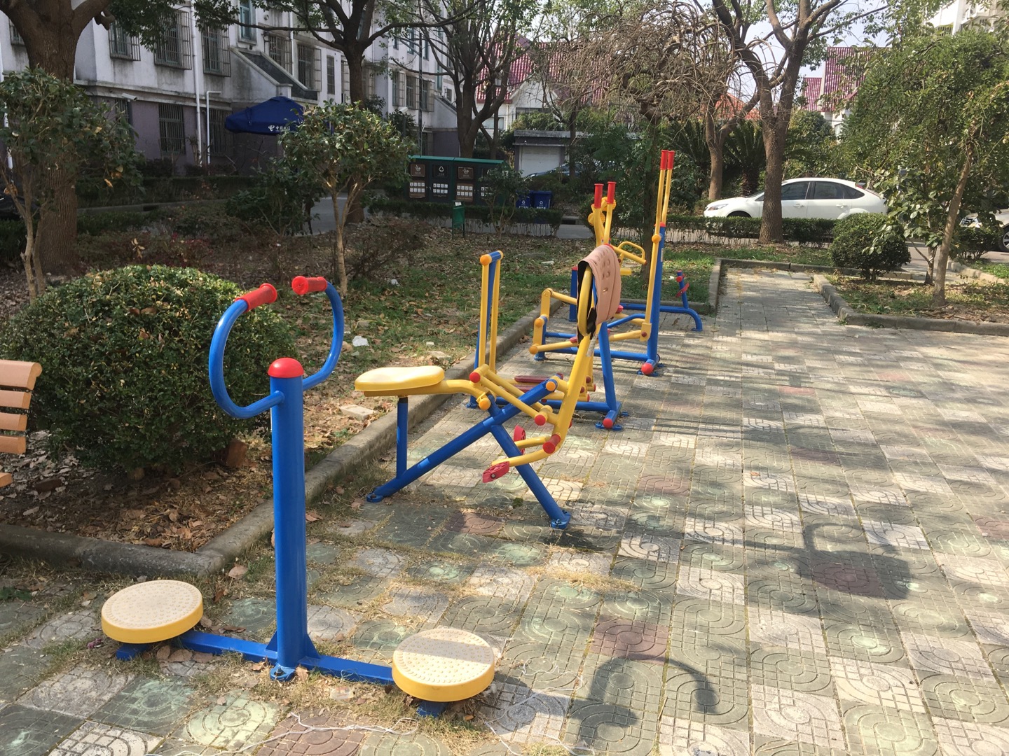 庆华居委健身点1