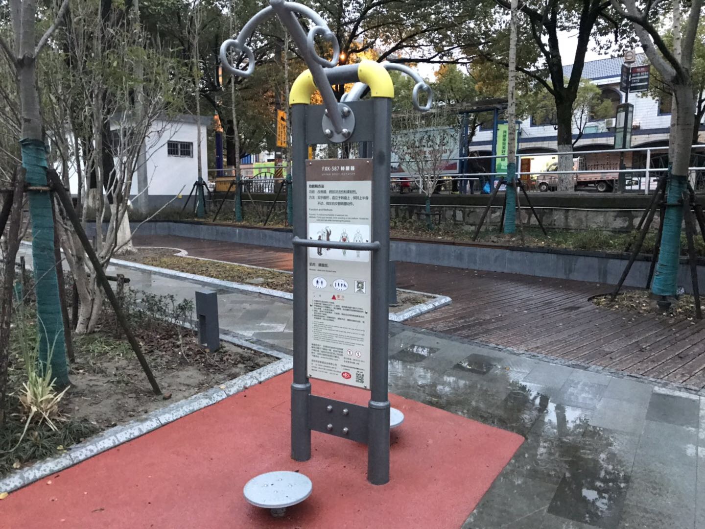 转腰器