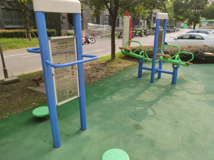 双立柱扭腰器