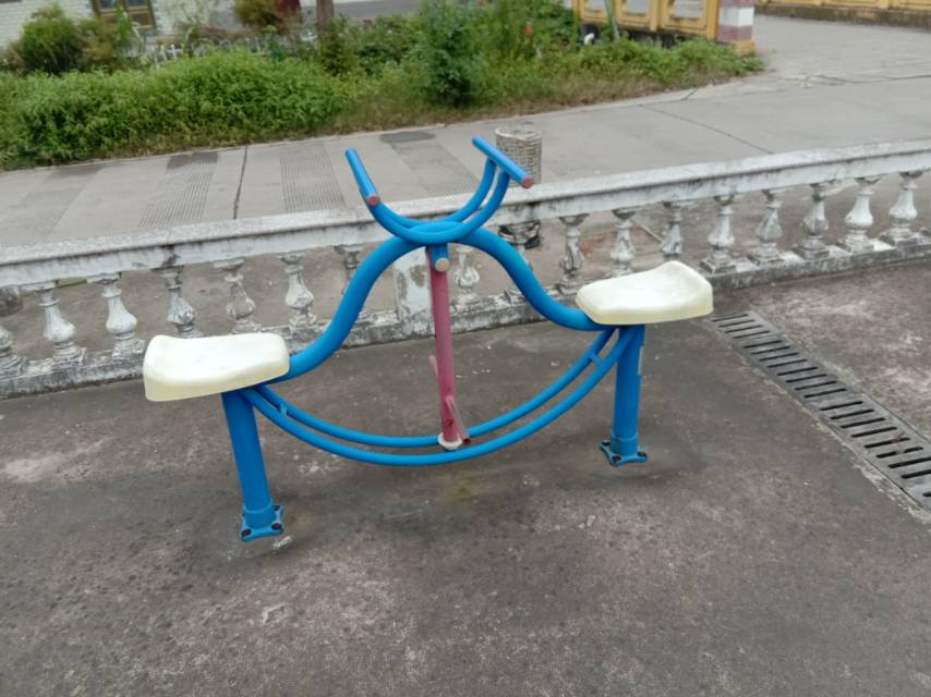 下肢锻炼器