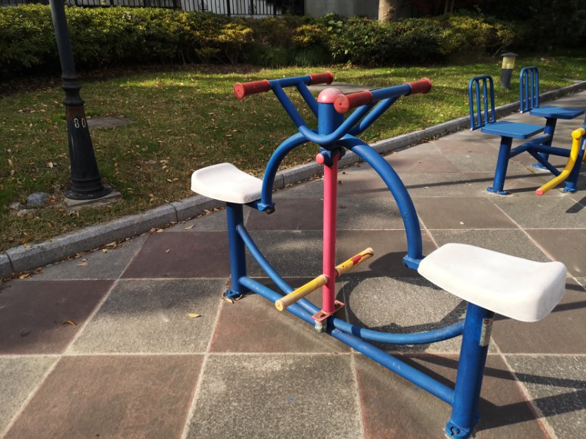 下肢锻炼器