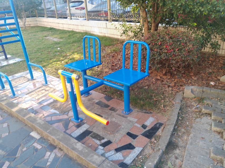 下肢训练器
