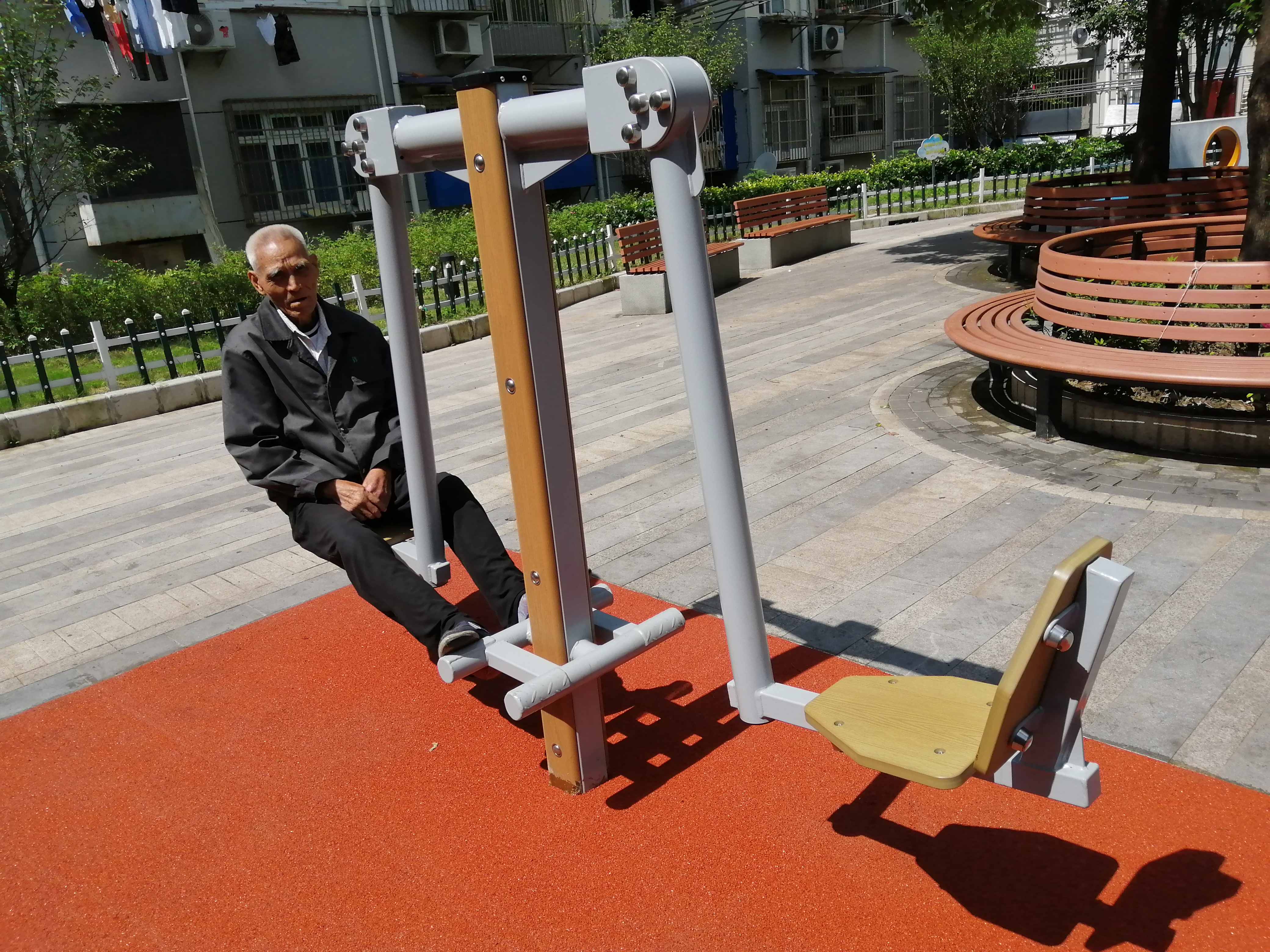 蹬力训练器