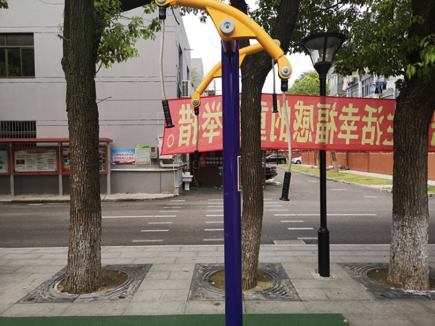 牵引器