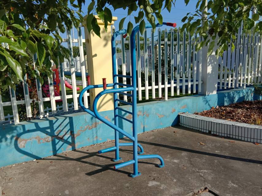 多功能训练器