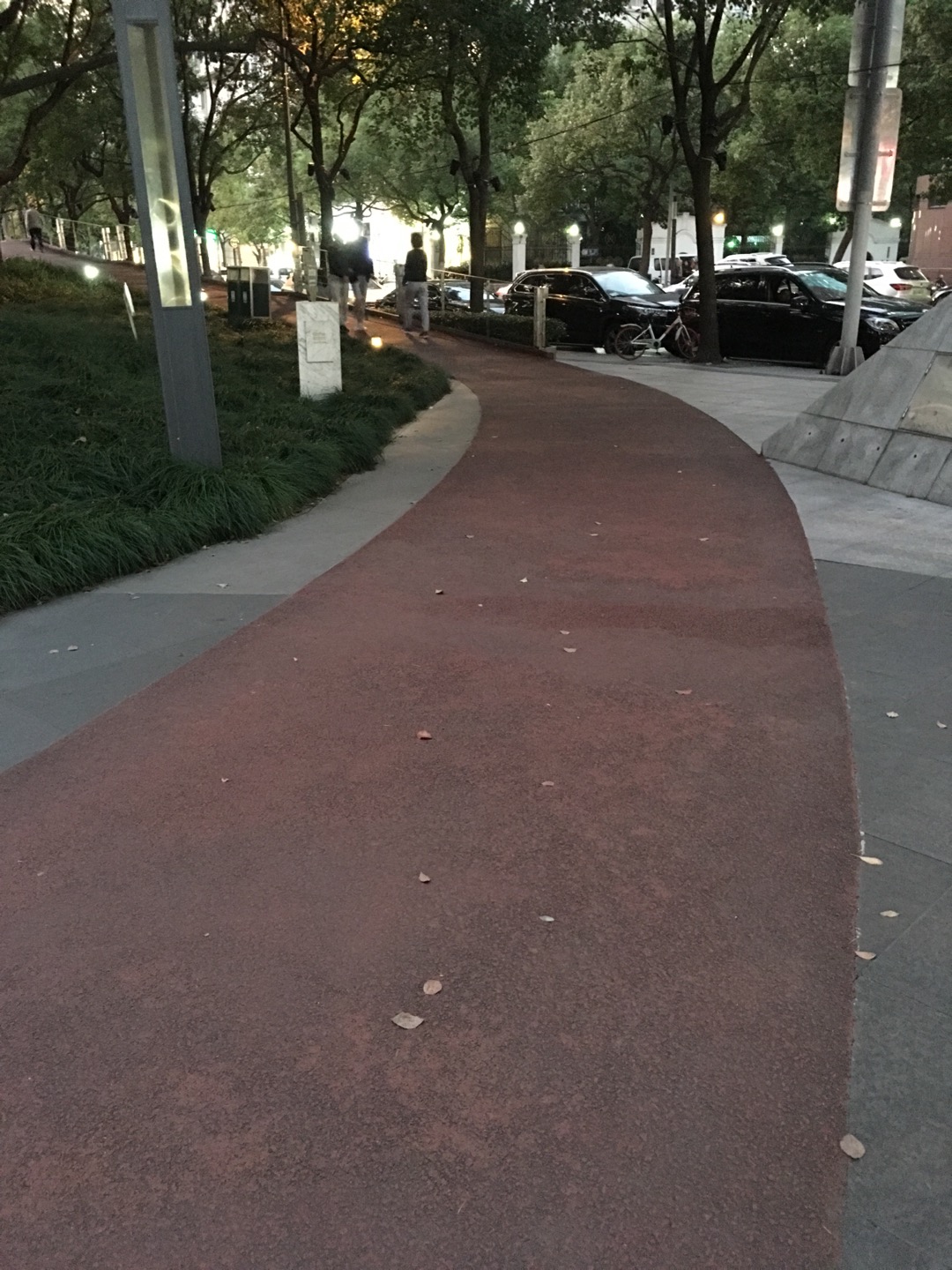 虹桥公园百姓健身步道