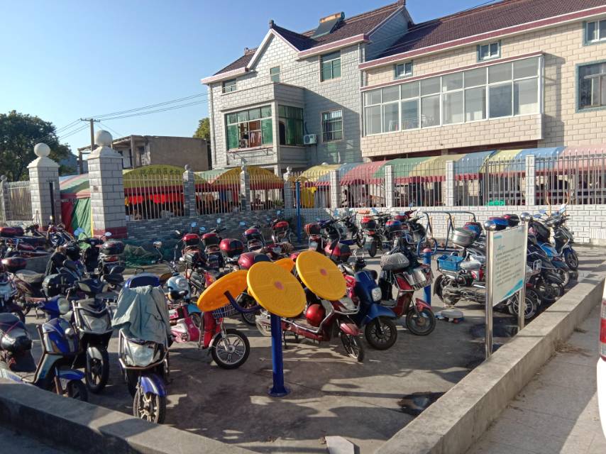 红三村5组743号前健身路径