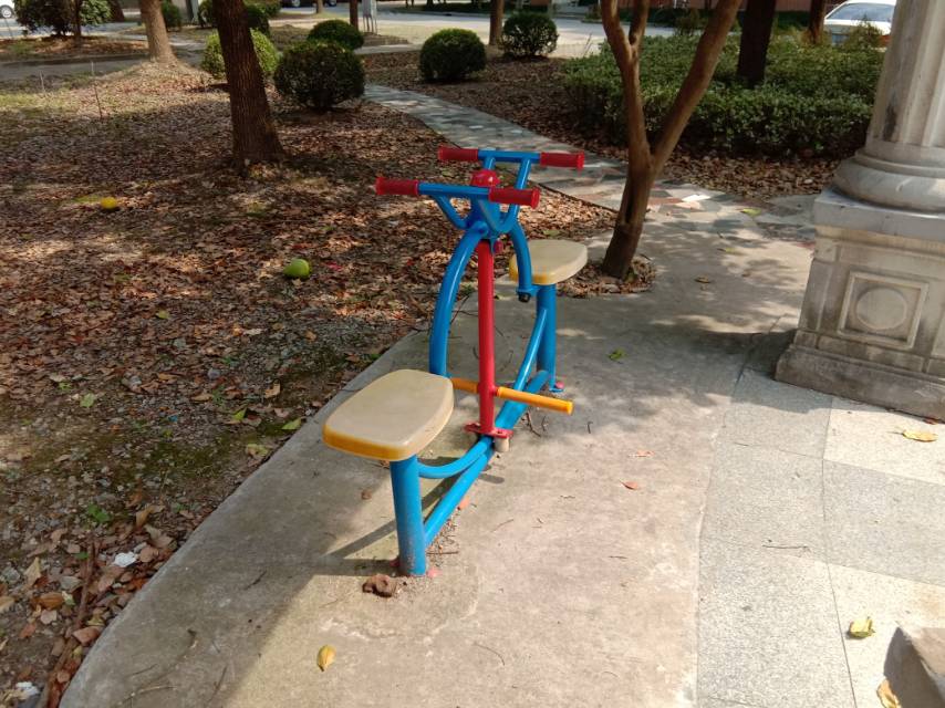下肢锻炼器