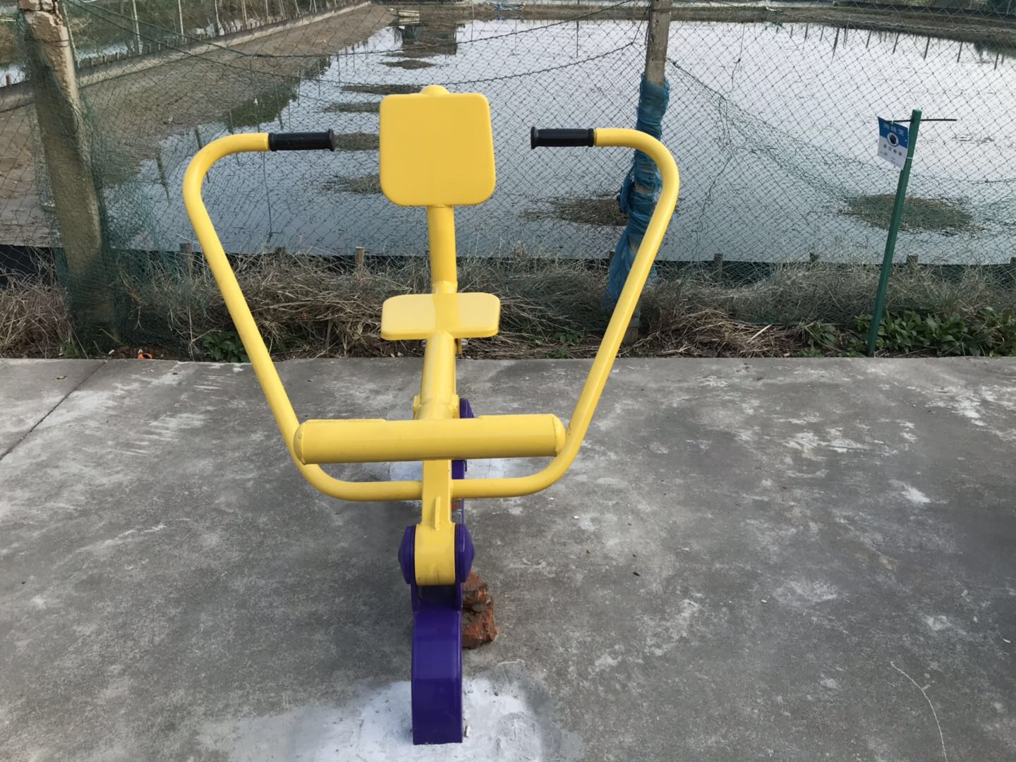 自重式平推训练器