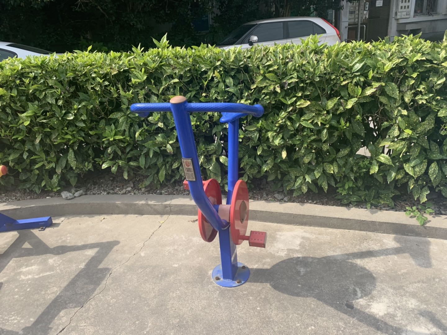 直立健身车