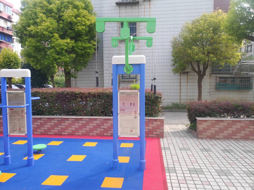 双立柱牵引器