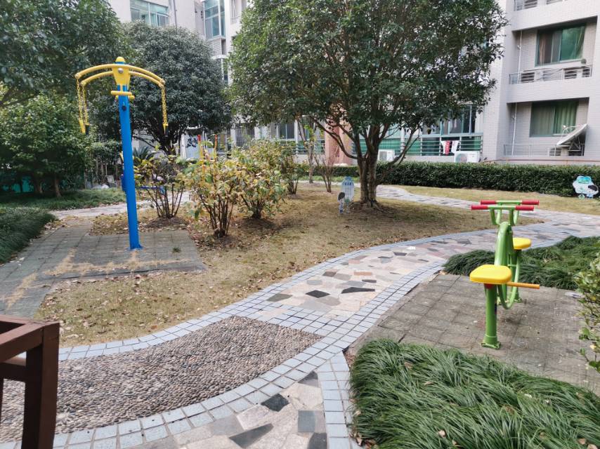 江兰居委健身苑点