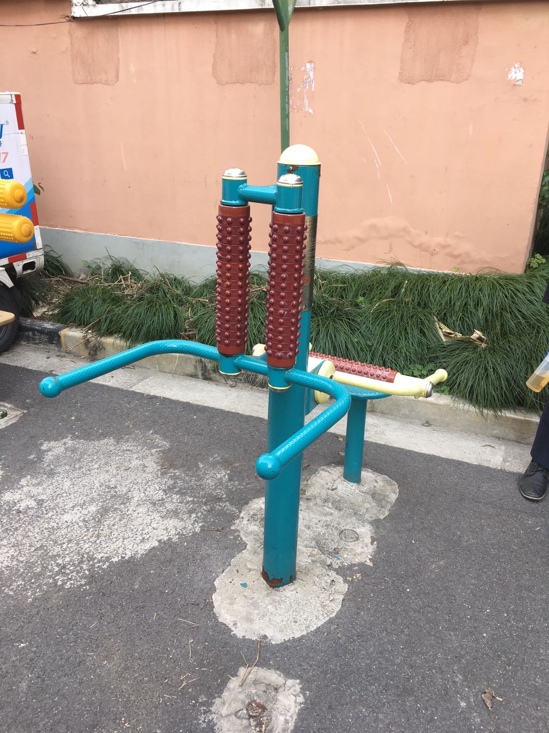 坐式腰背按摩器