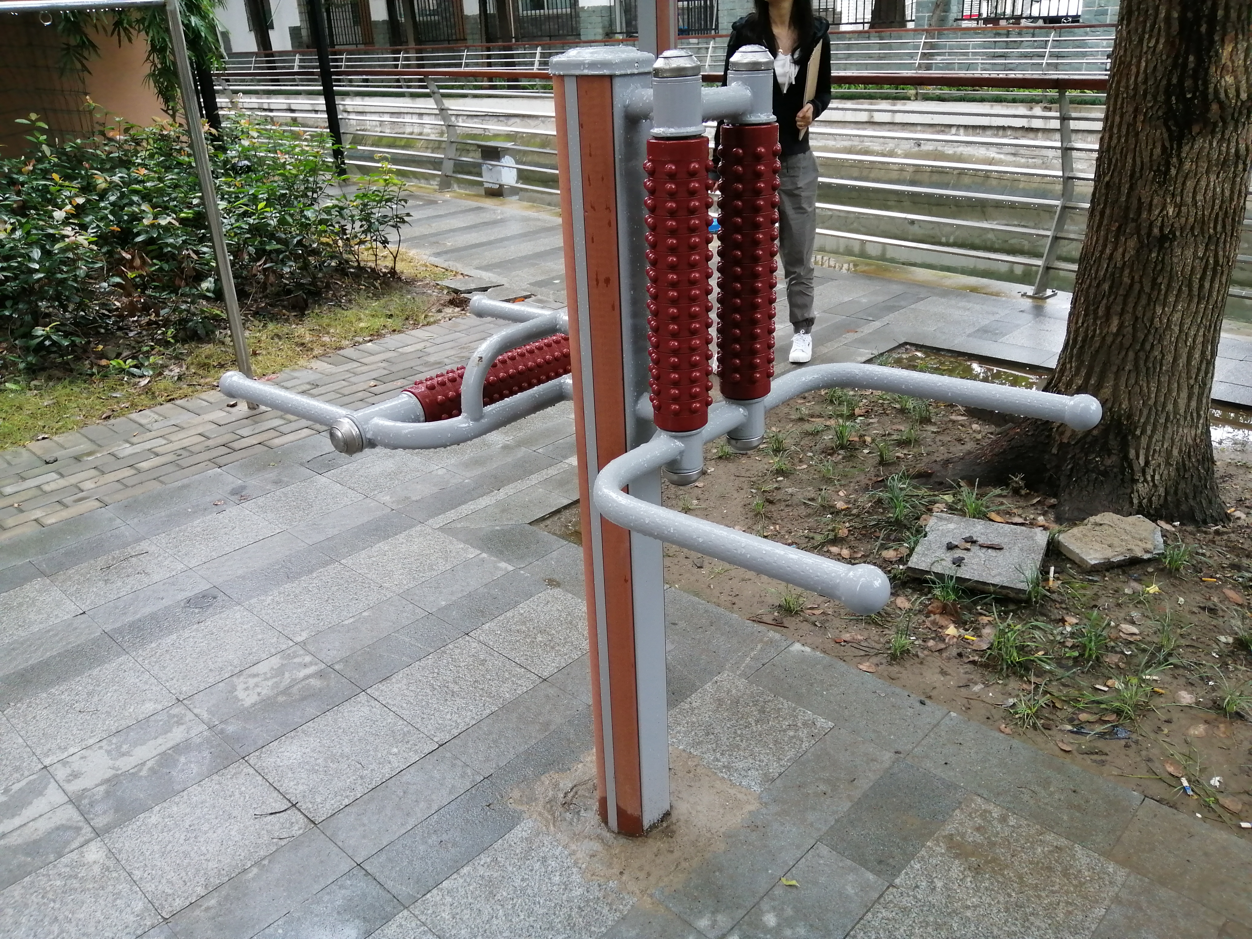 互动式腰背按摩器