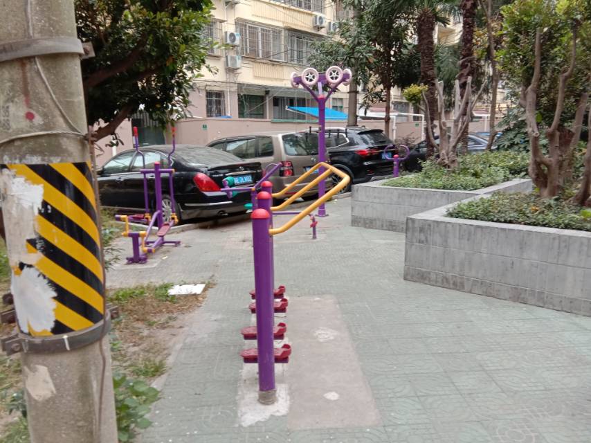 泾华小区健身点