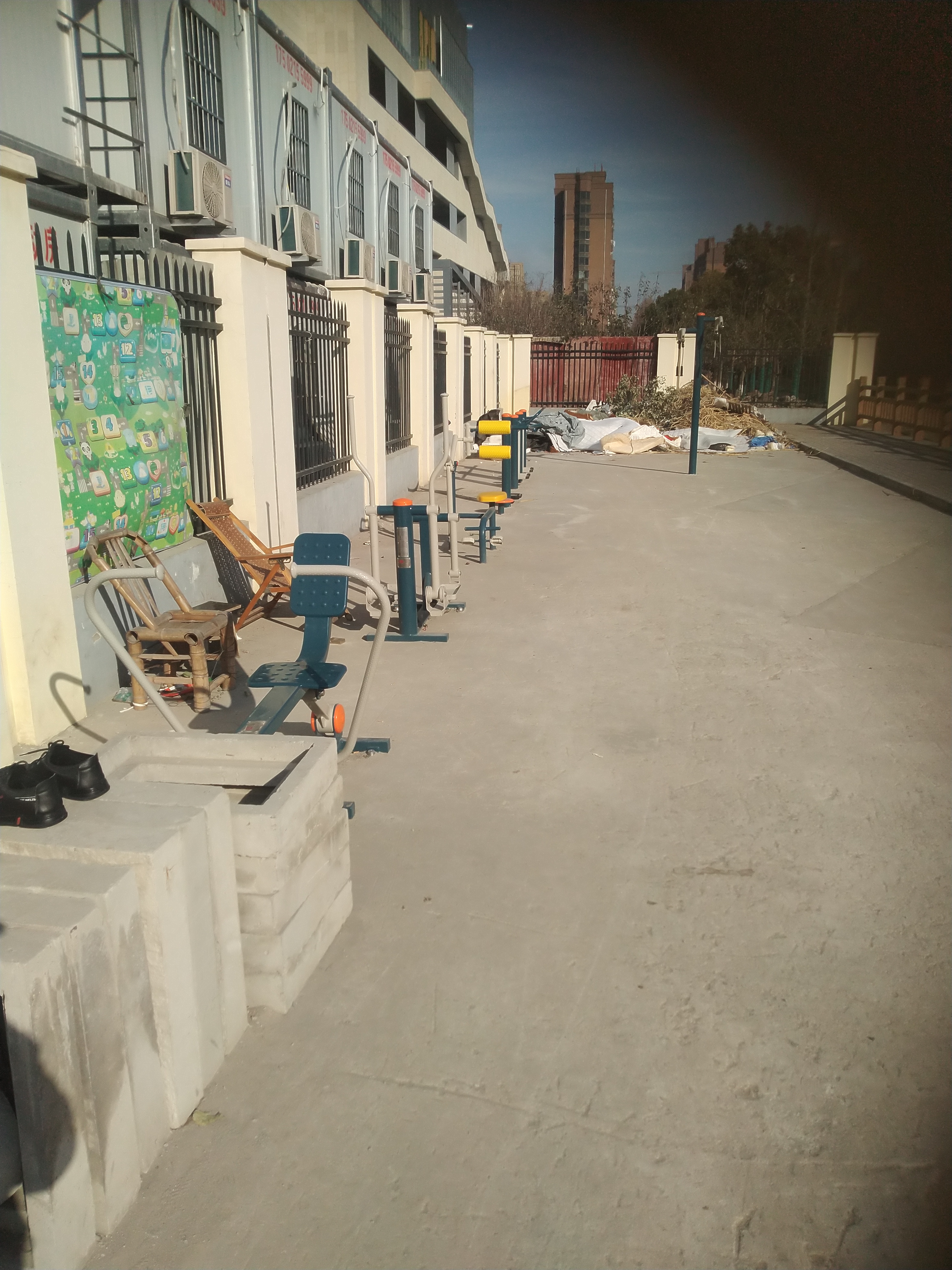 秀龙秀浦路656弄市民益智健身点