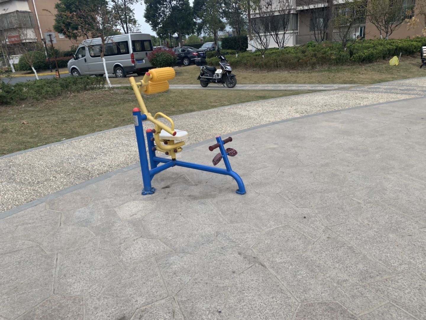 自重腹背锻炼器