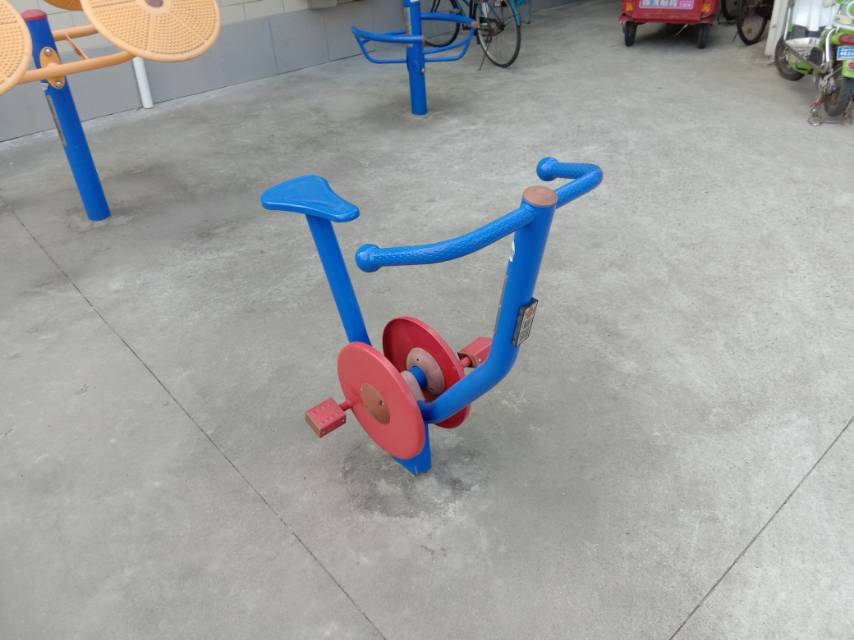 直立健身车