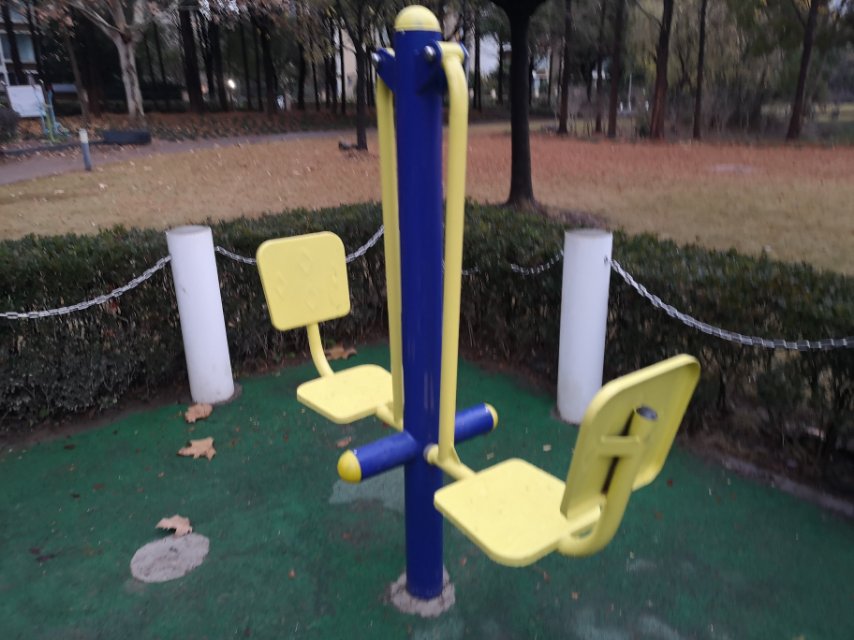 坐蹬训练器