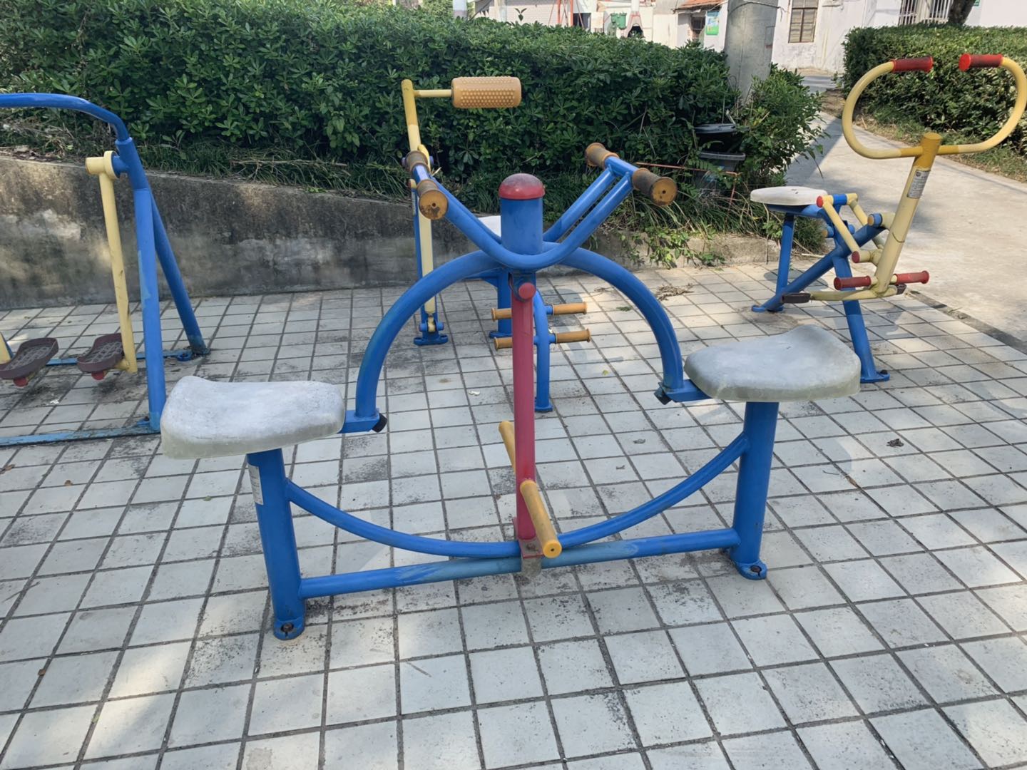 下肢锻炼器