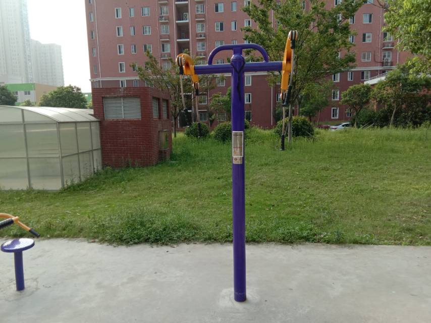 牵引器