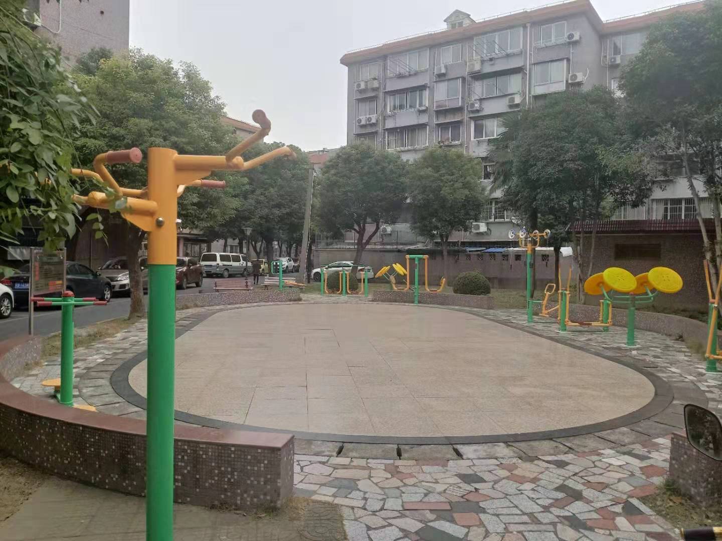 上虹居委四街坊健身点