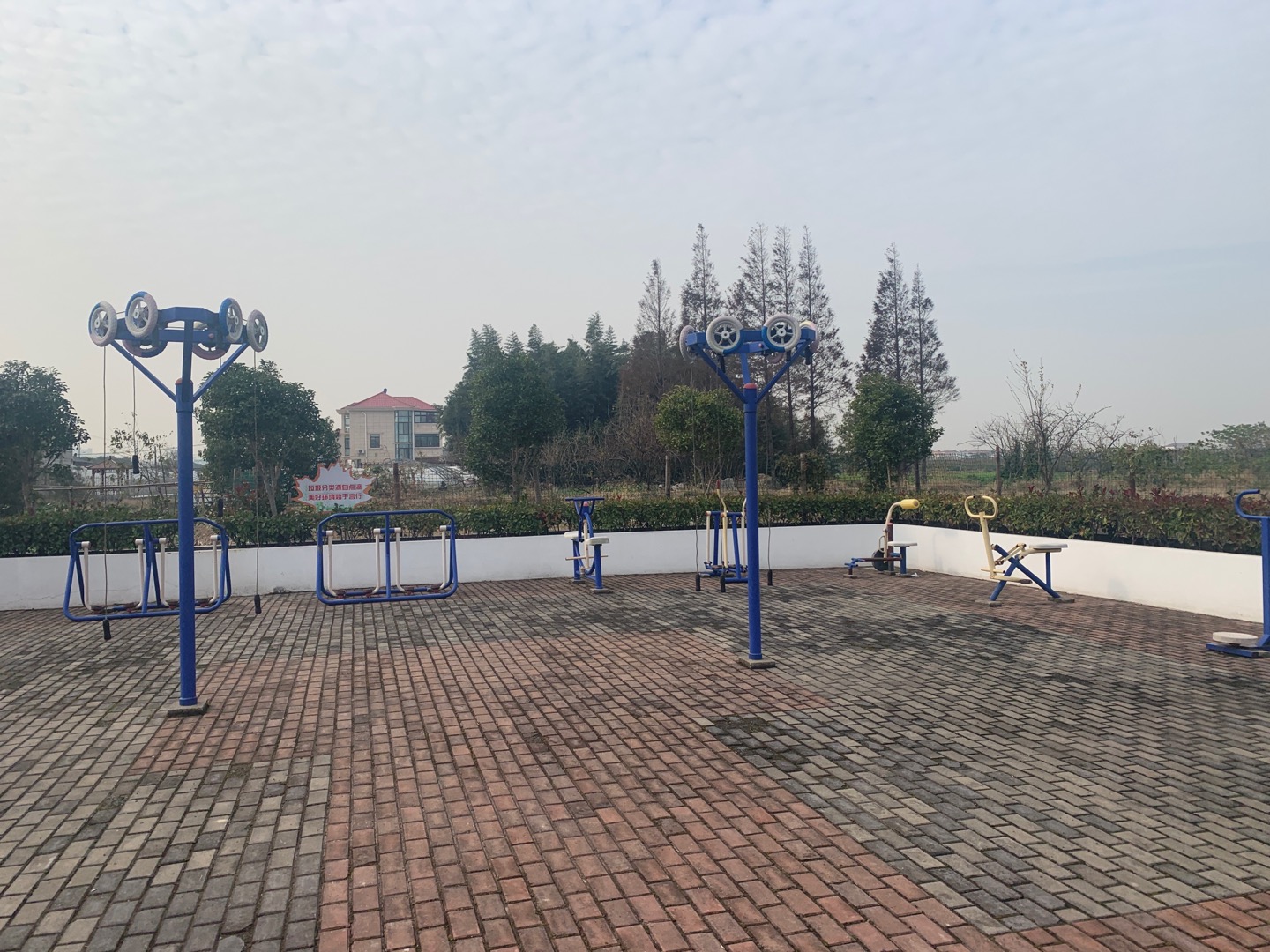 陆楼村15组健身点