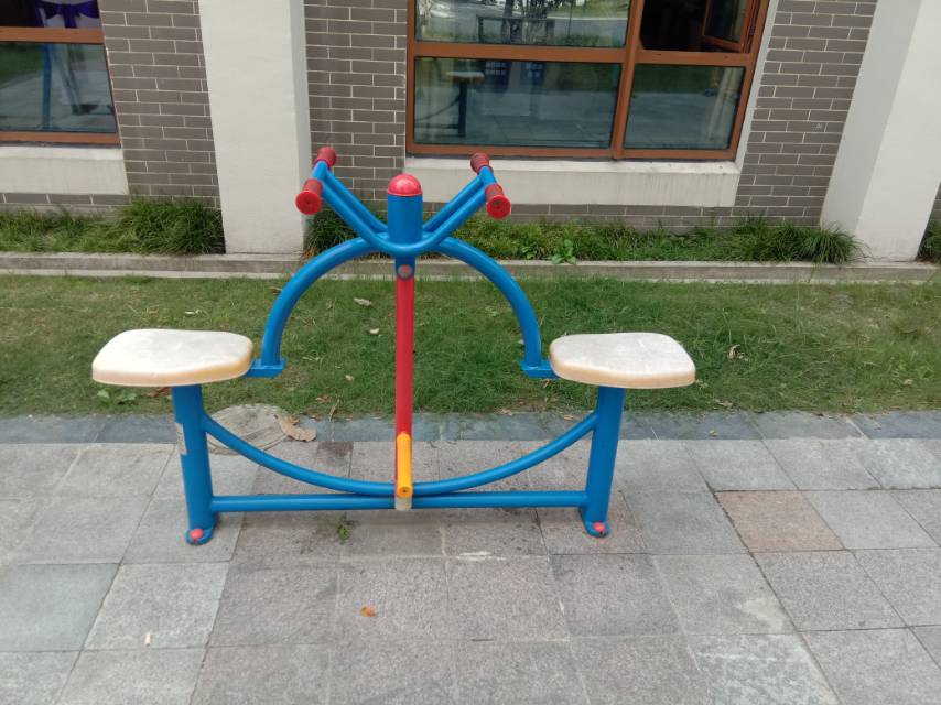 下肢锻炼器