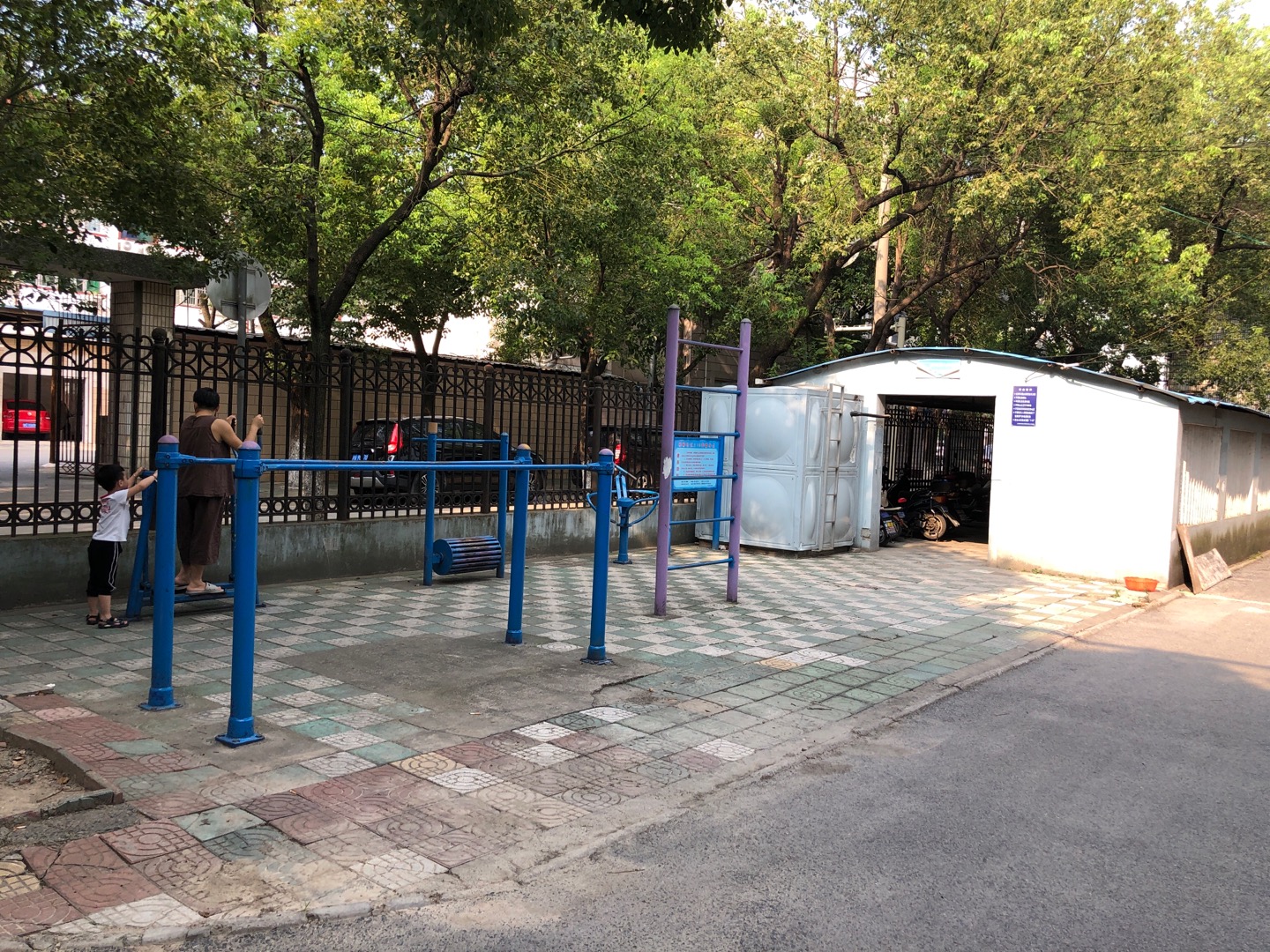 杨柳社区吴杨路210弄健身点