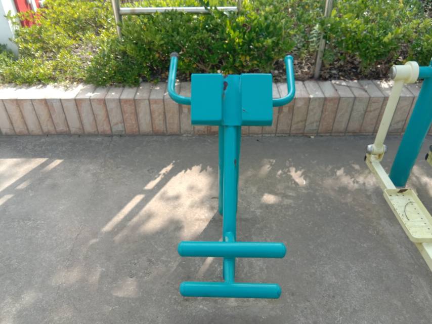背肌训练器