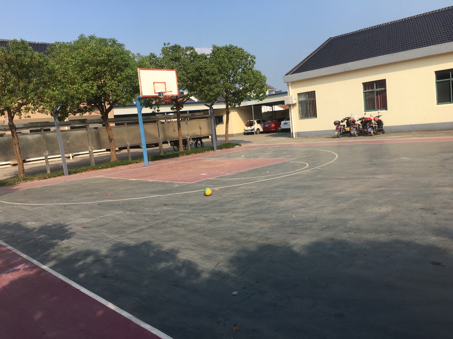 茹塘篮球场