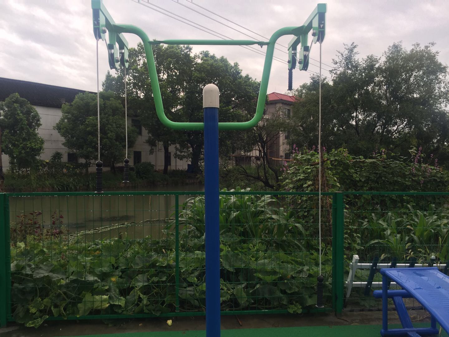 双立柱牵引器