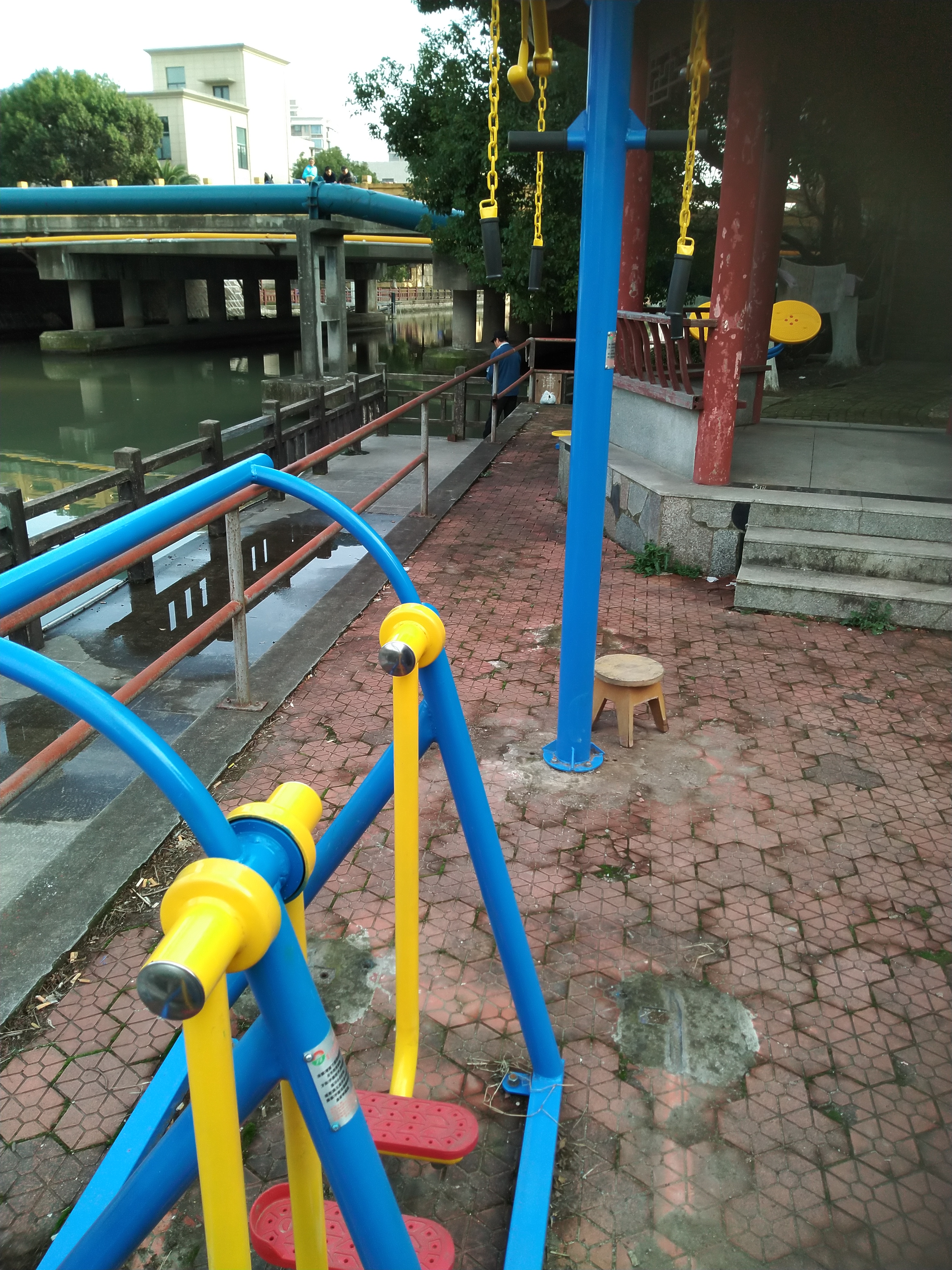 东缘公寓健身点