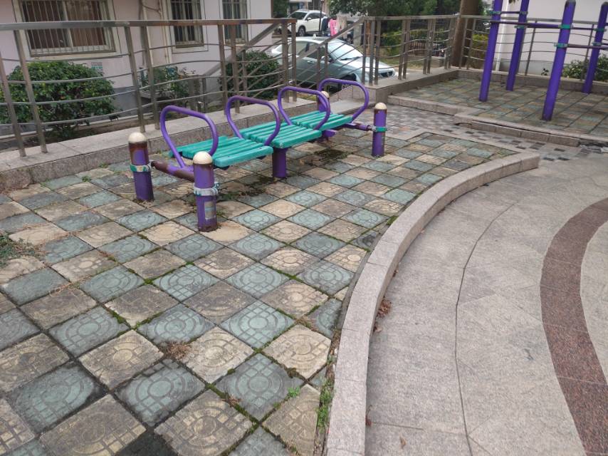 鞍马训练器