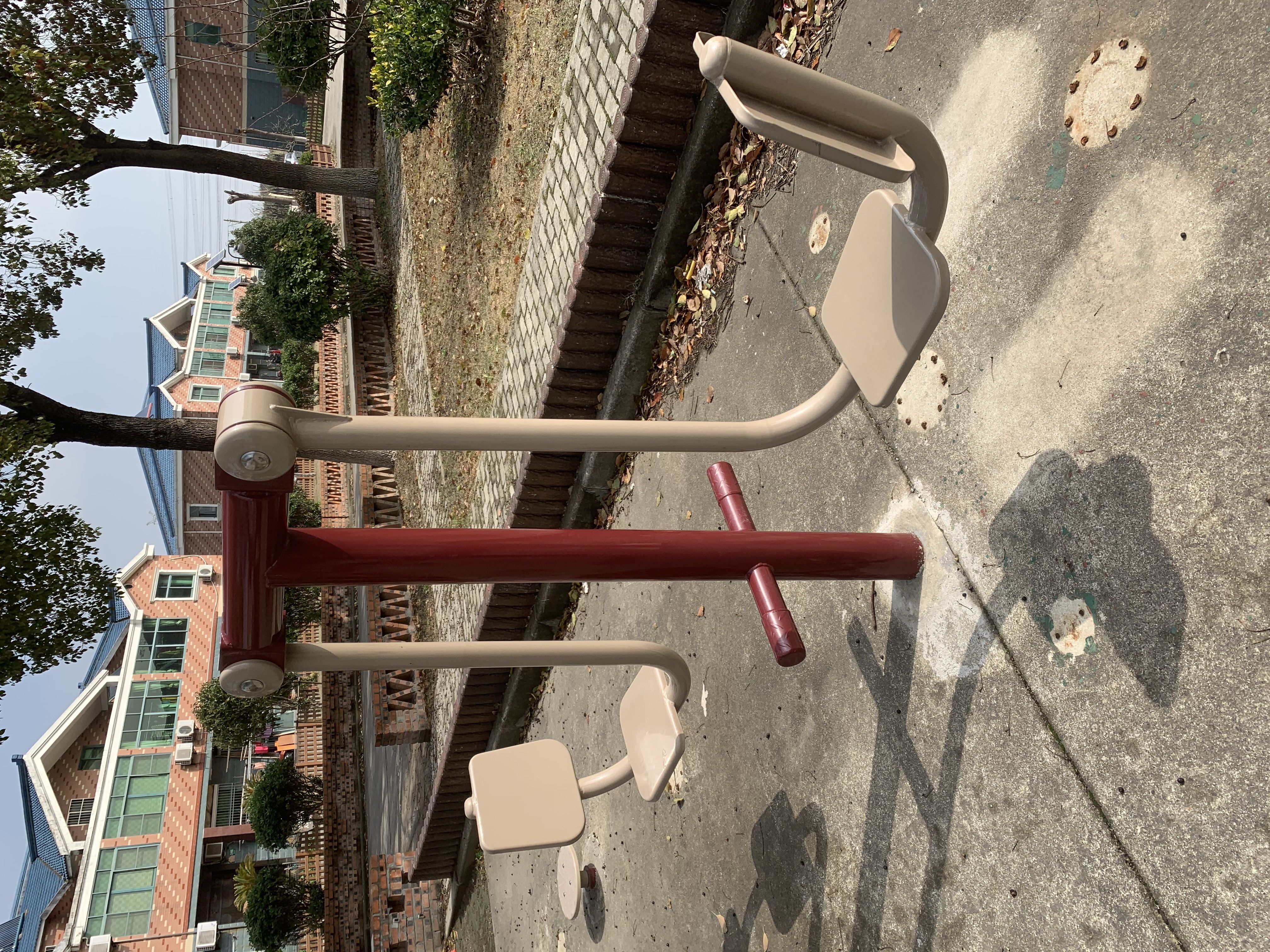 双人坐蹬器