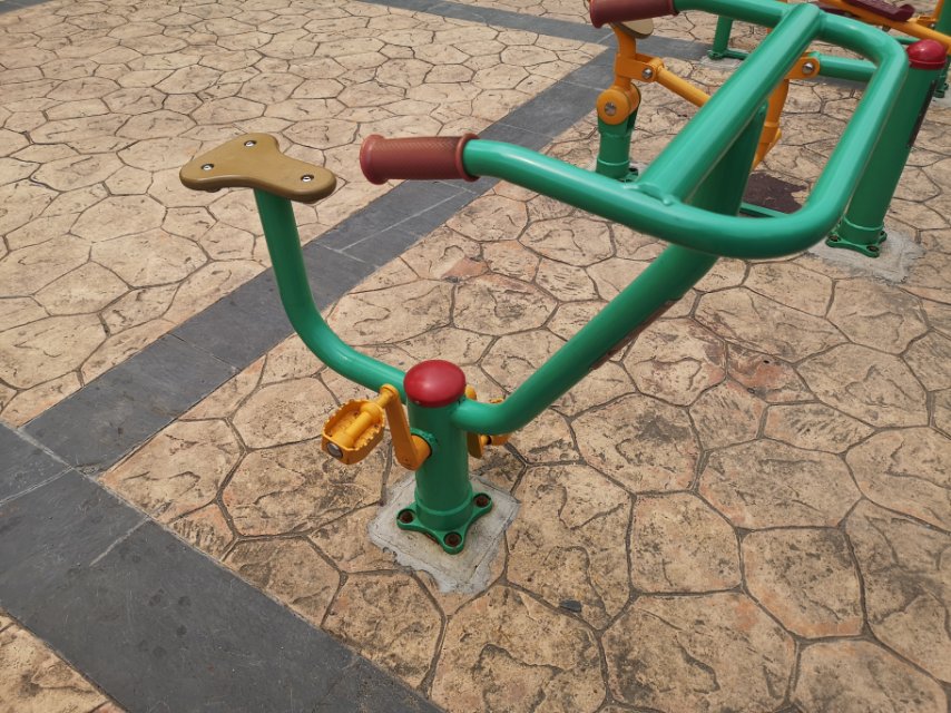 直立健身车