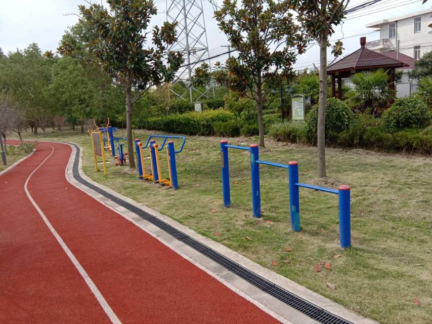 梅园村健身点1