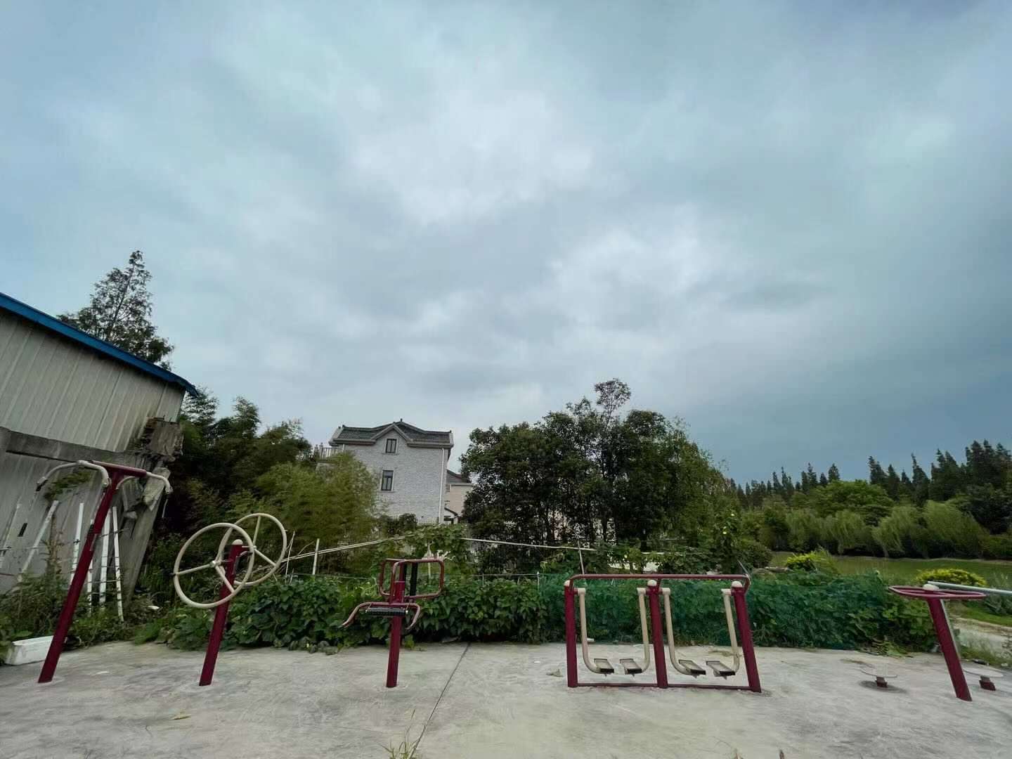 华亭镇毛桥村4组健身点