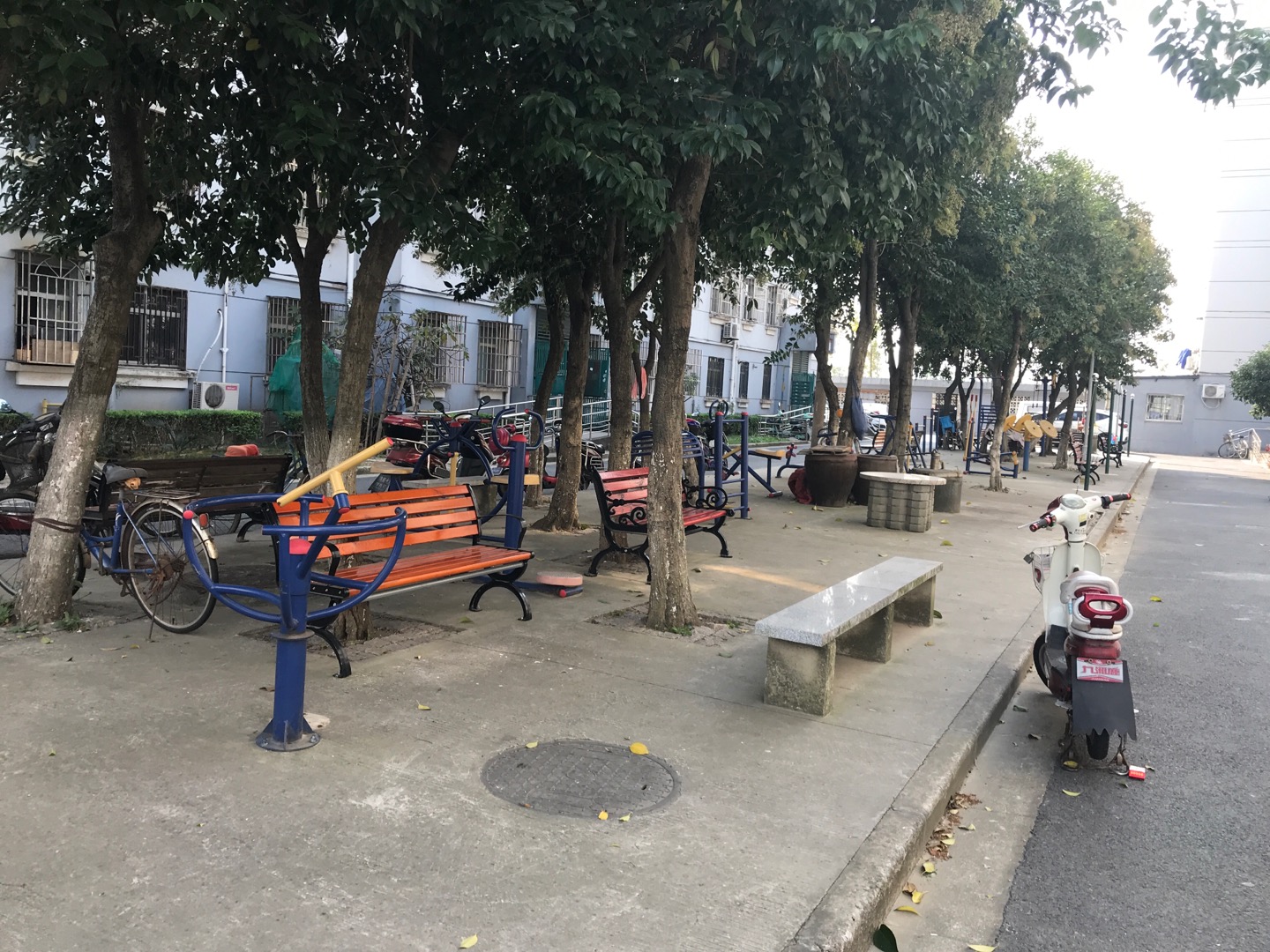 思凡三居施湾二路1026弄26号健身路径