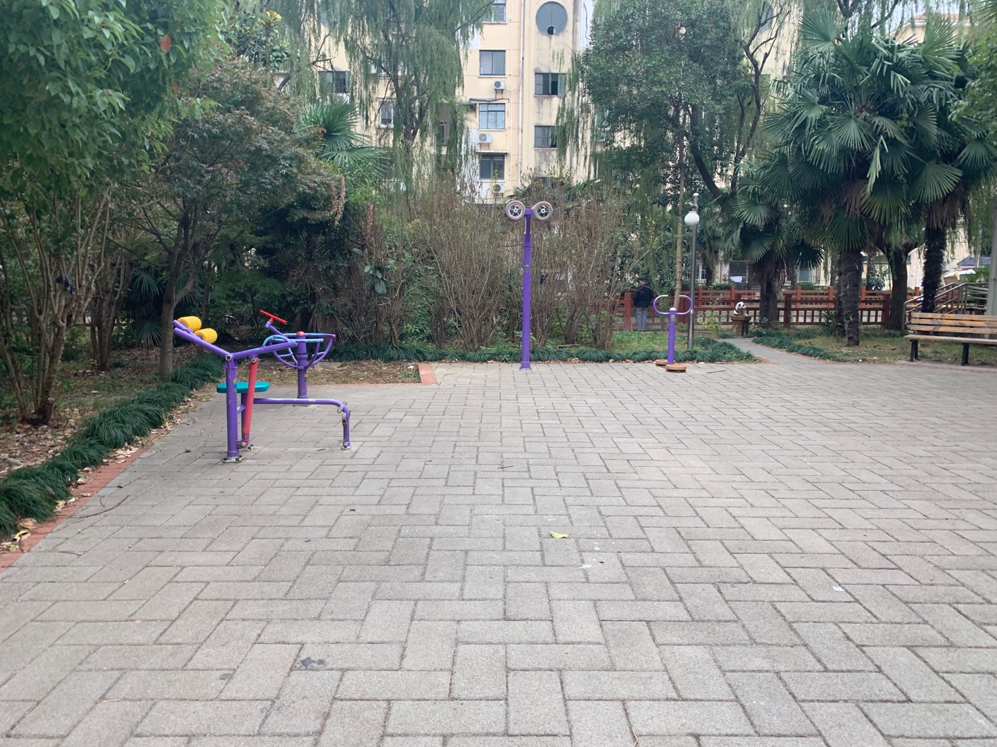 巨东小区健身点