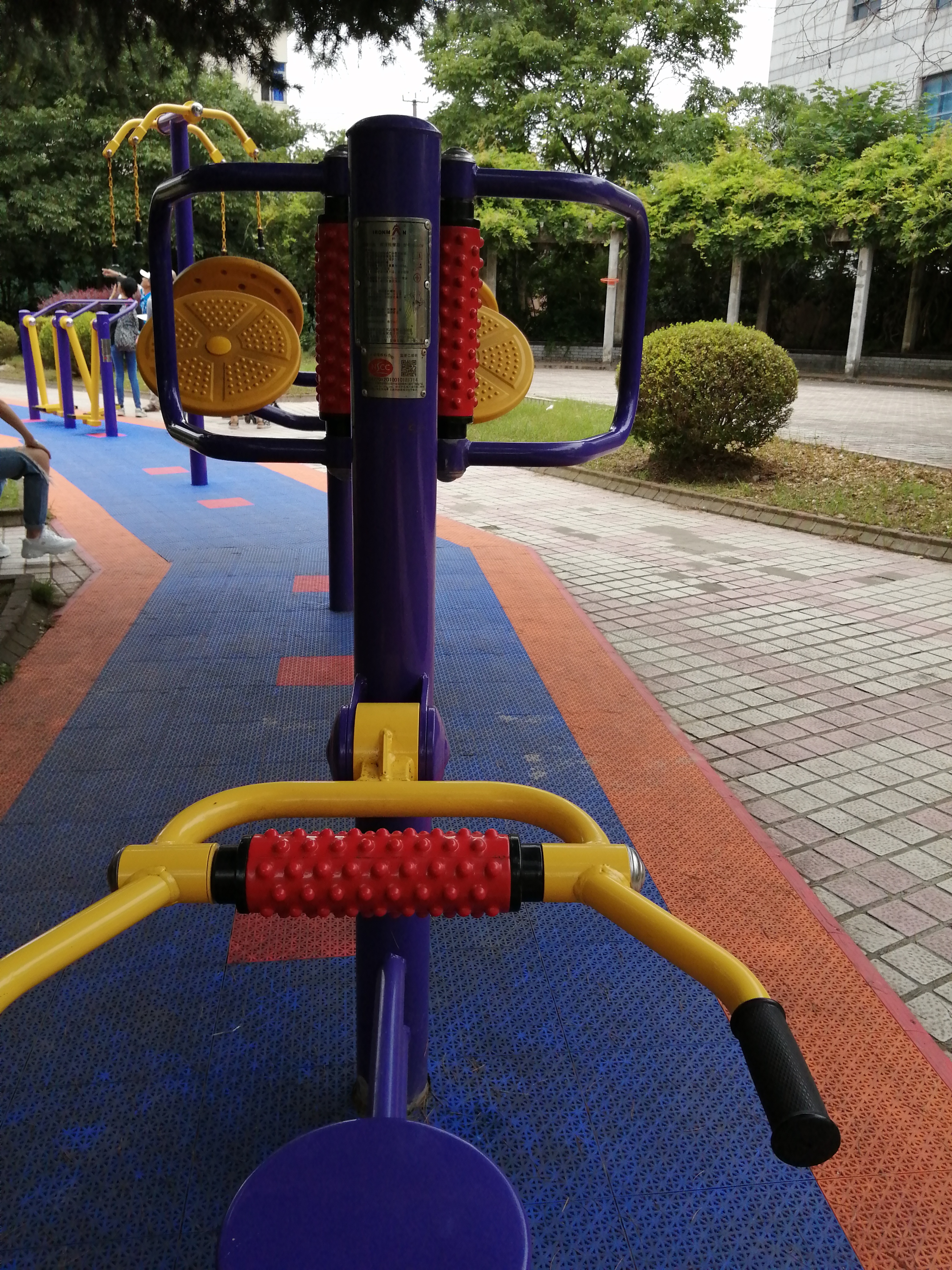 腰背按摩器