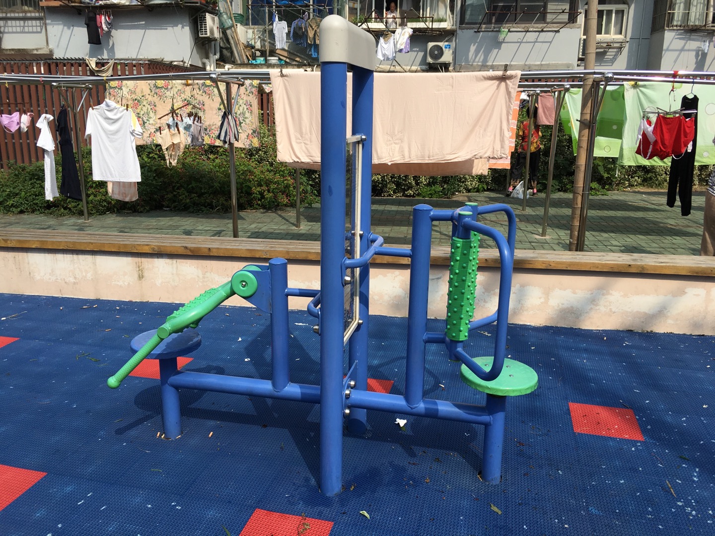 双立柱腰背按摩器