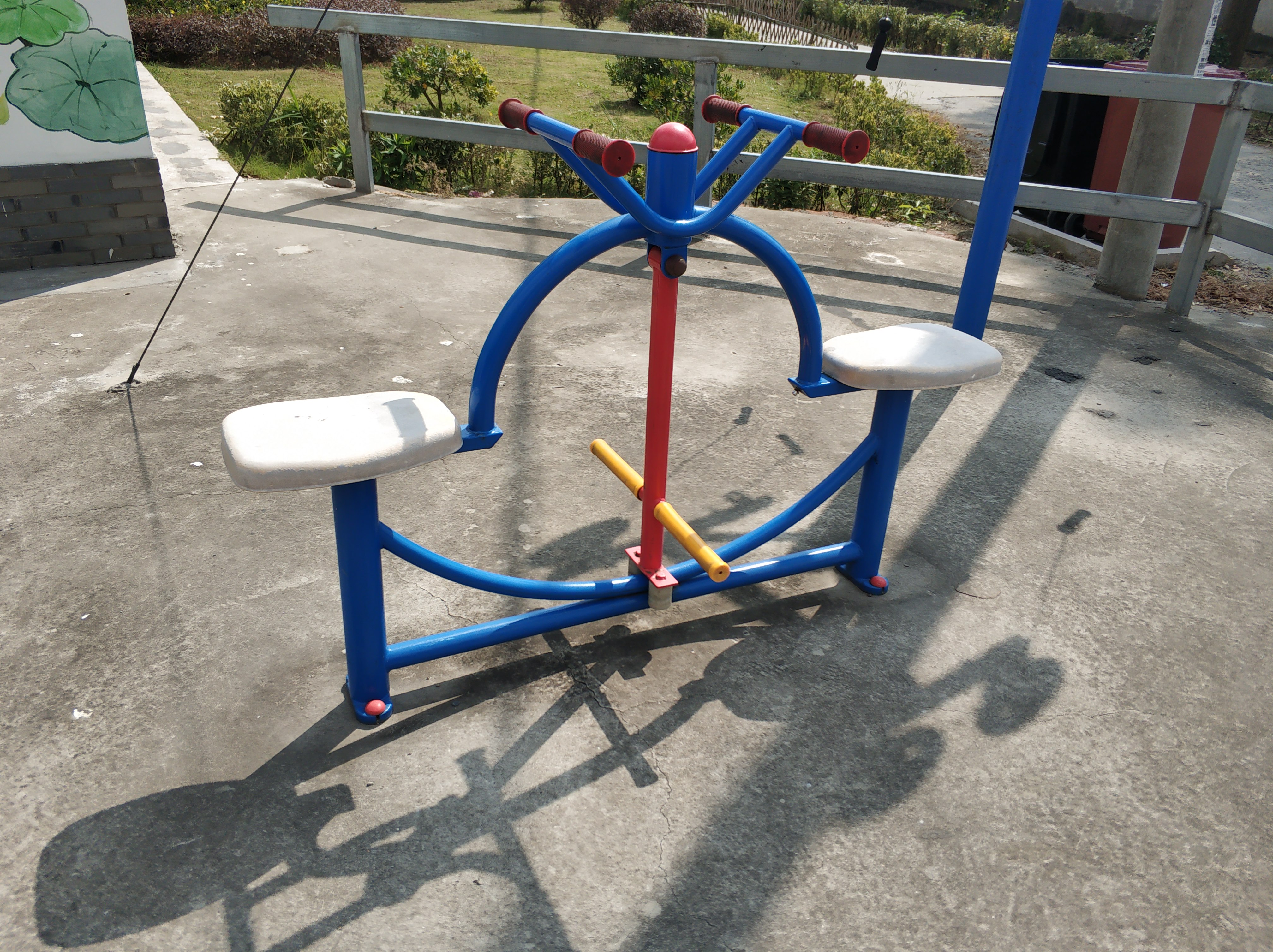 下肢锻炼器