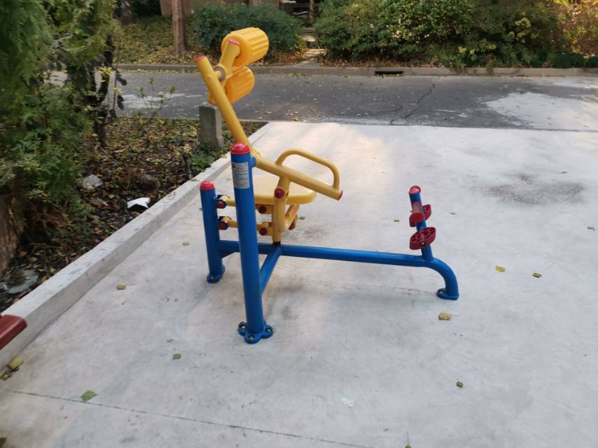 自重腰背锻炼器